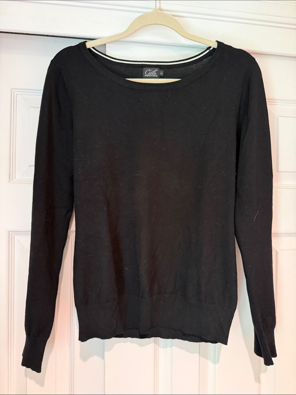 Cielo Black Women's Scoop Neck Sweater